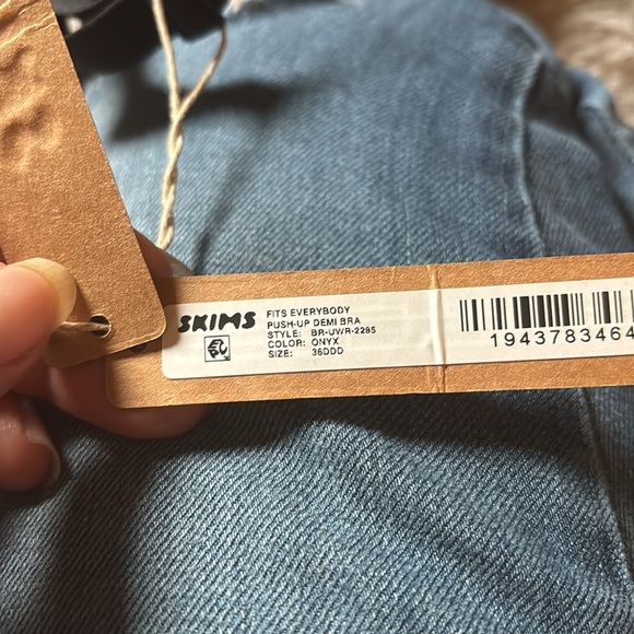 Fits everybody push up  Demi bra nwt - Picture 8 of 8